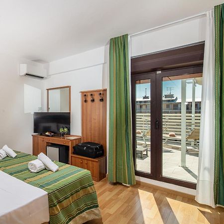 Hotel Bembo Бибионе Екстериор снимка