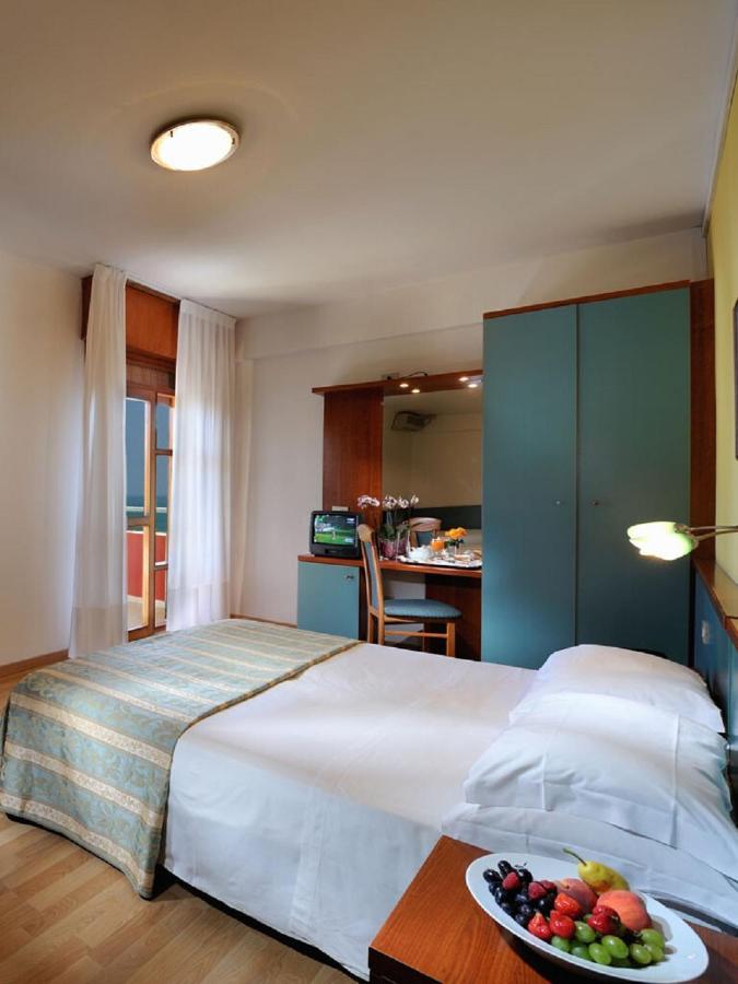 Hotel Bembo Бибионе Екстериор снимка