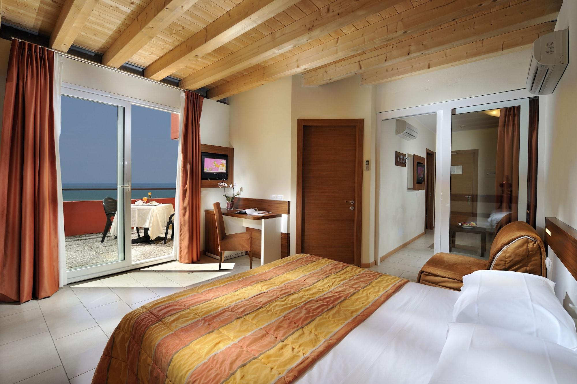 Hotel Bembo Бибионе Екстериор снимка