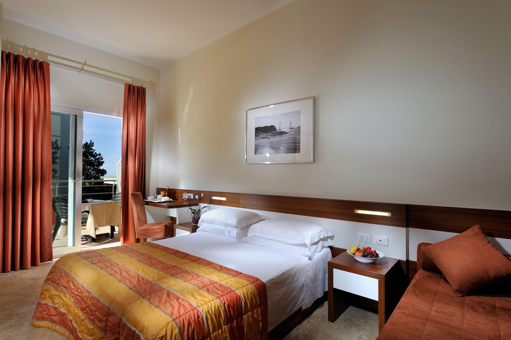 Hotel Bembo Бибионе Екстериор снимка