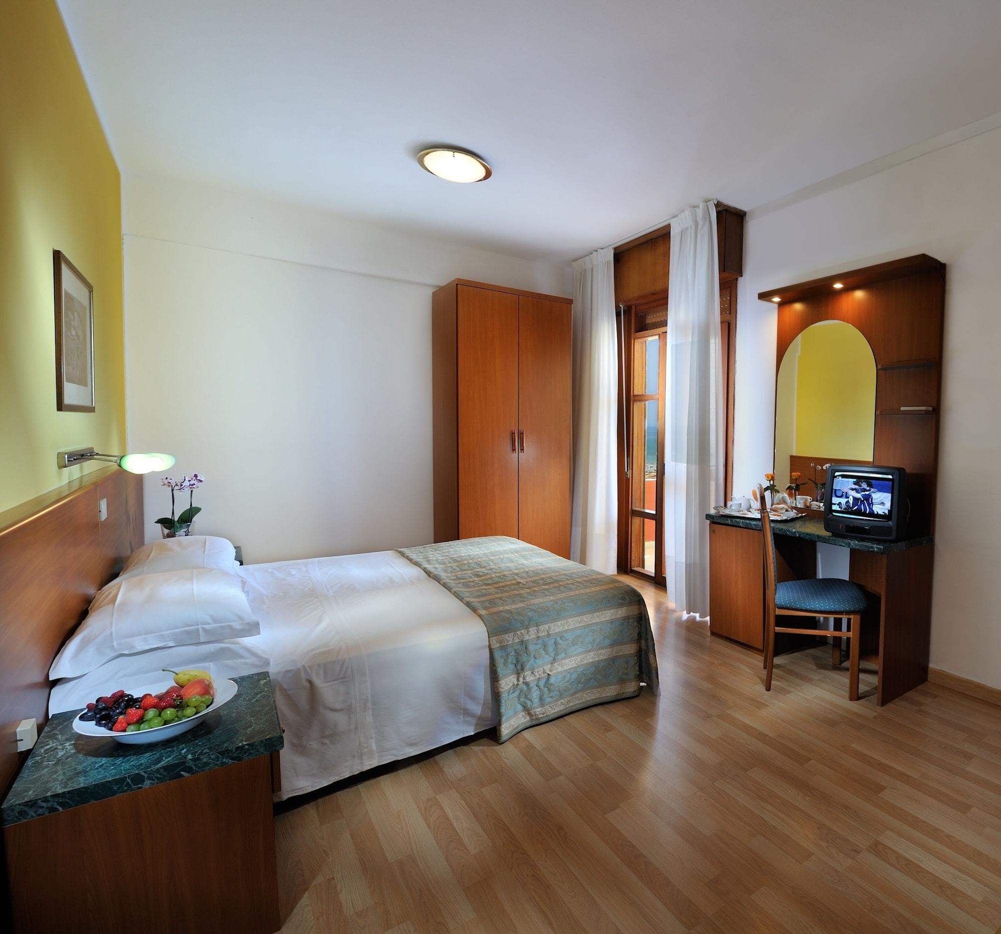 Hotel Bembo Бибионе Екстериор снимка