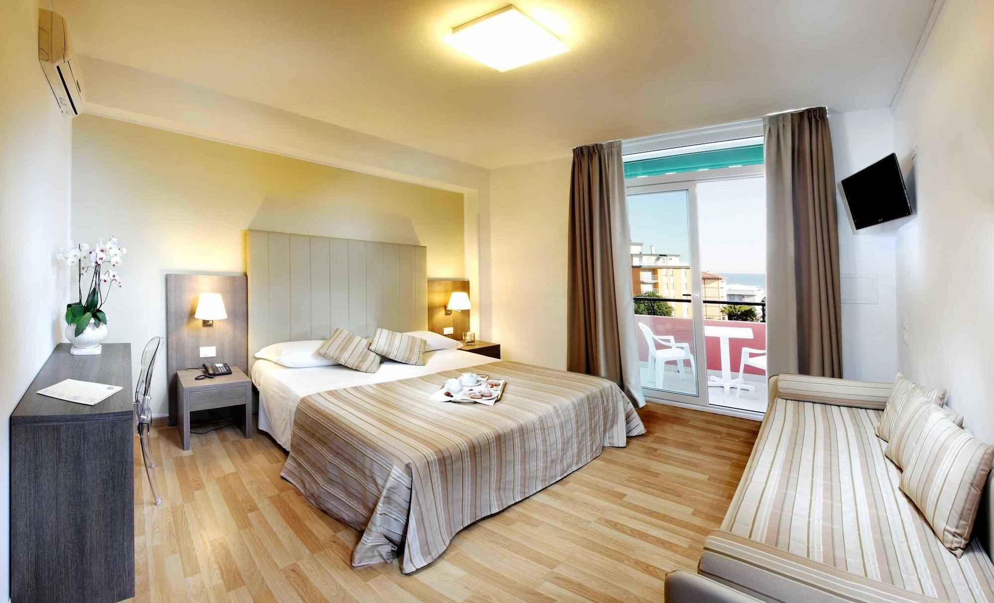 Hotel Bembo Бибионе Екстериор снимка