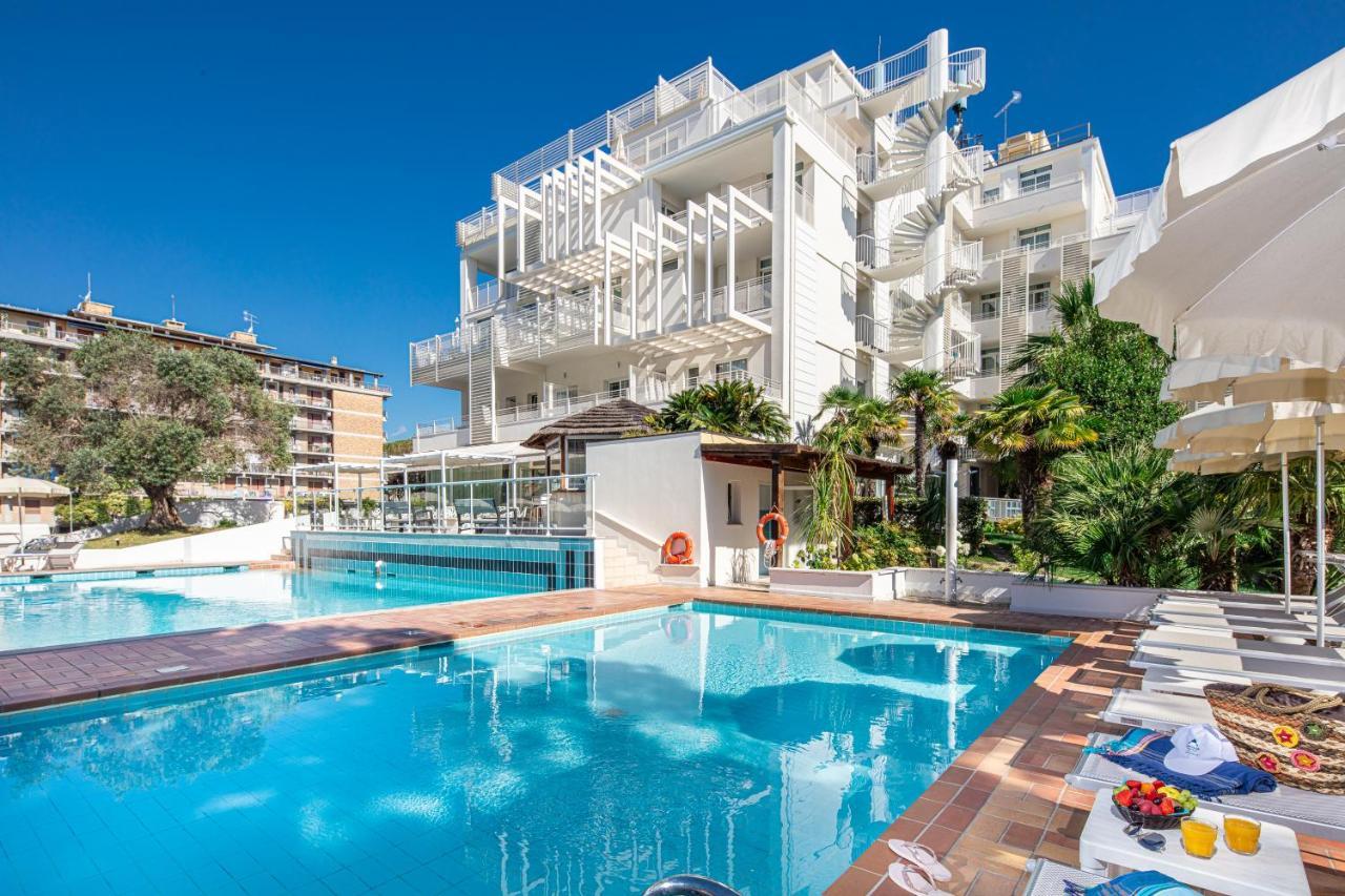 Hotel Bembo Бибионе Екстериор снимка