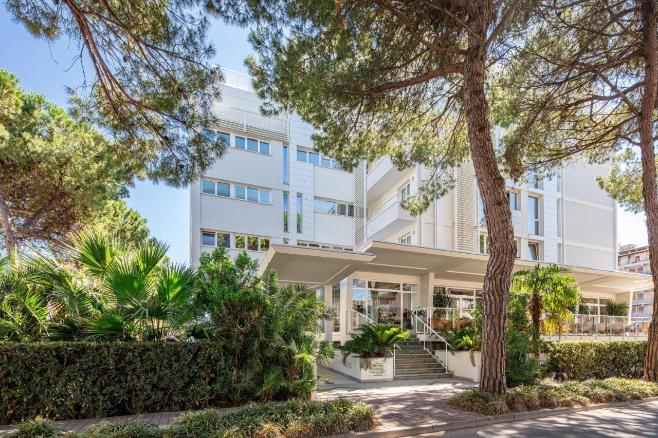 Hotel Bembo Бибионе Екстериор снимка