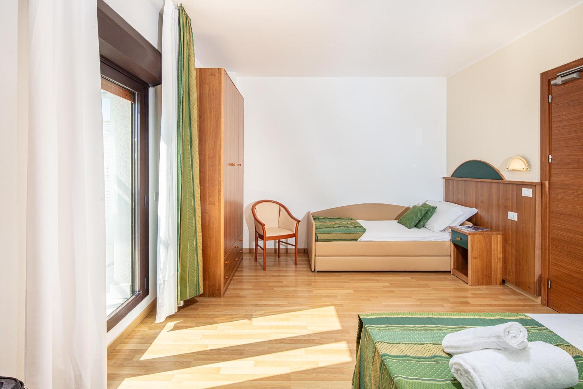 Hotel Bembo Бибионе Екстериор снимка