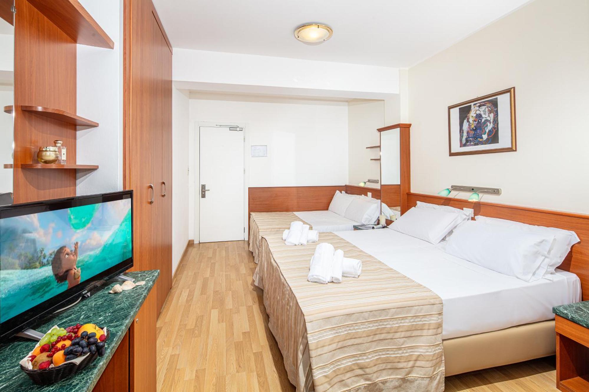 Hotel Bembo Бибионе Екстериор снимка