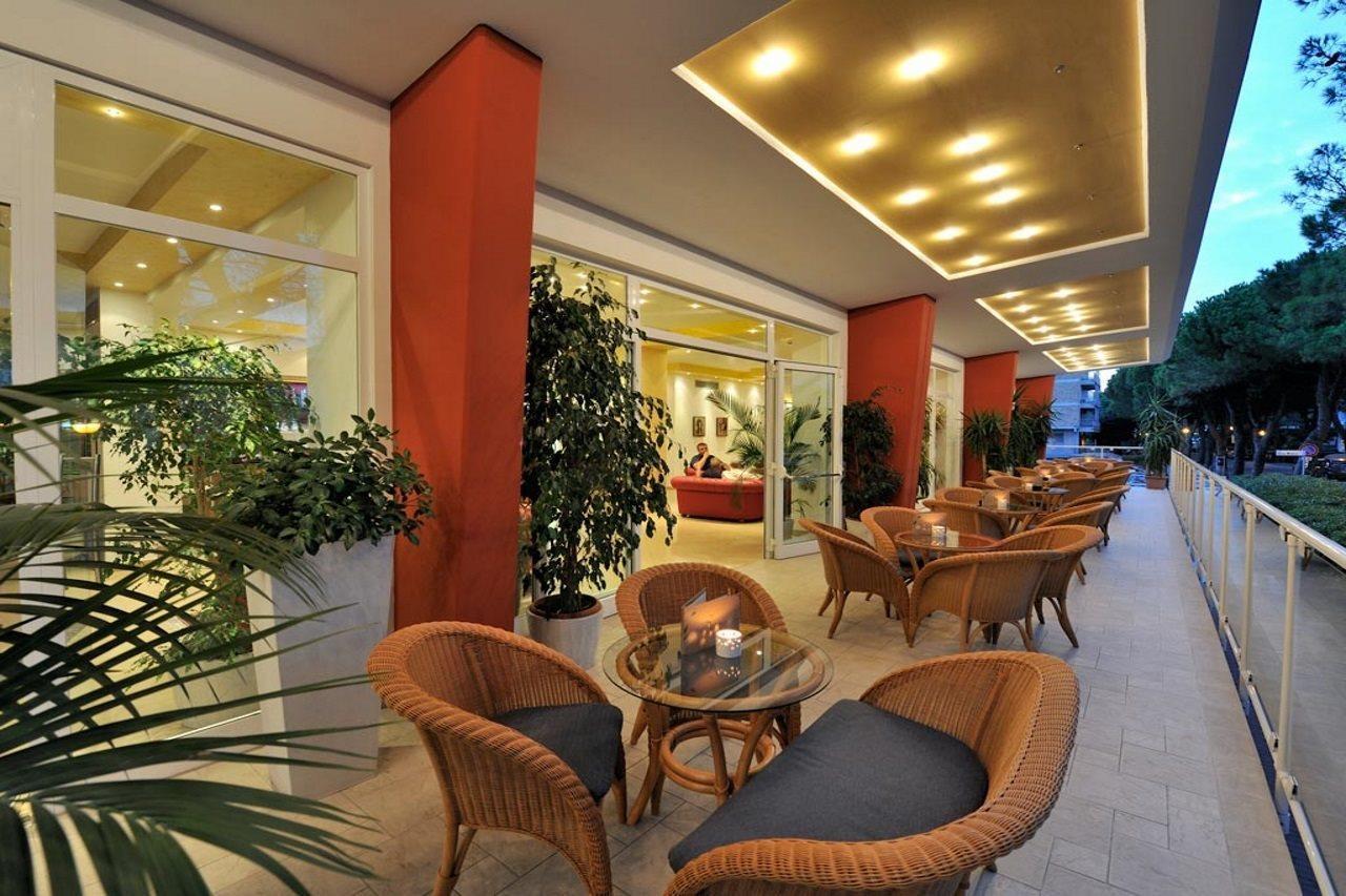 Hotel Bembo Бибионе Екстериор снимка