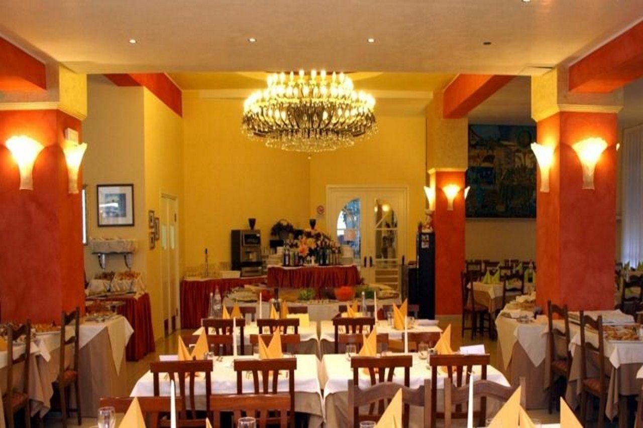 Hotel Bembo Бибионе Екстериор снимка