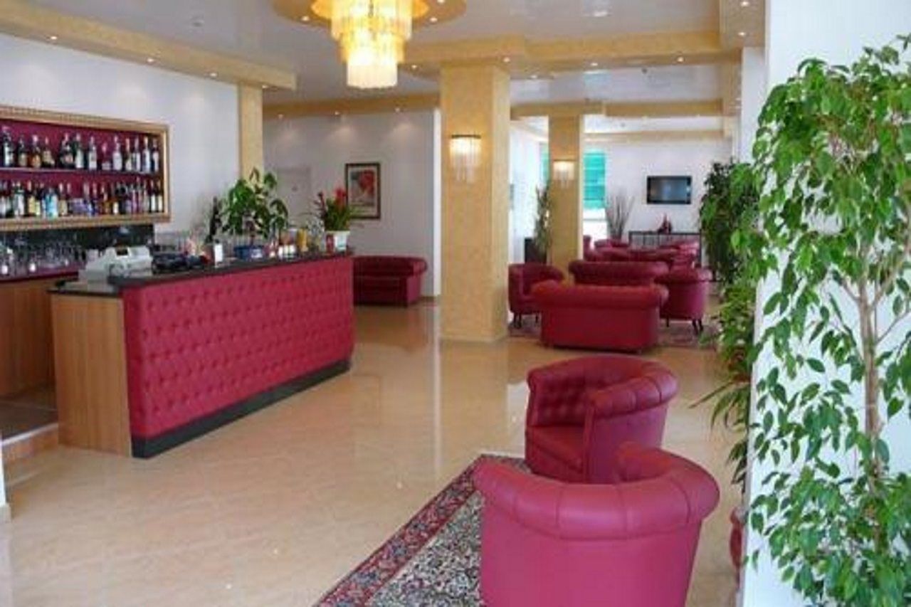 Hotel Bembo Бибионе Екстериор снимка